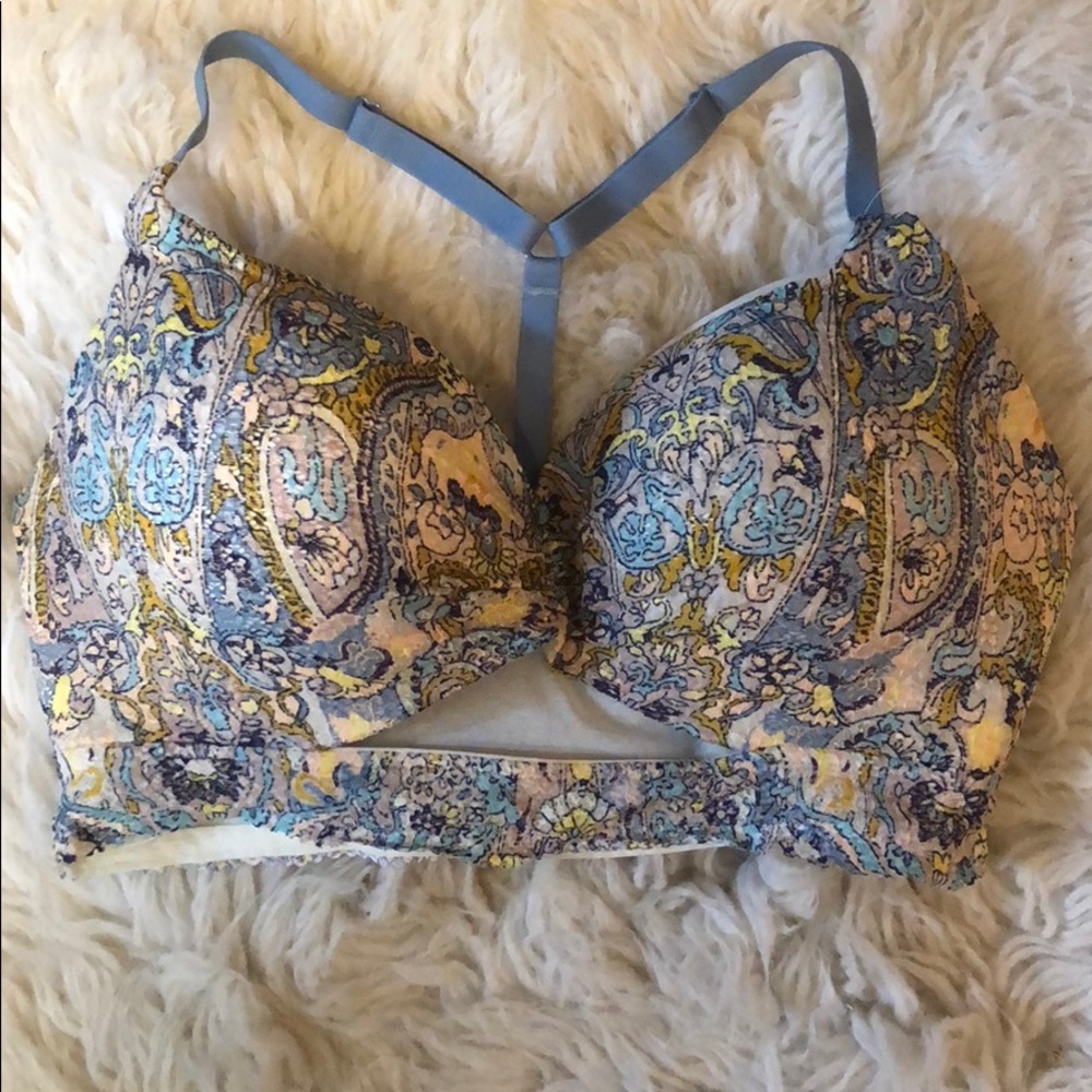 Body by Victoria - BNWOT - 38D